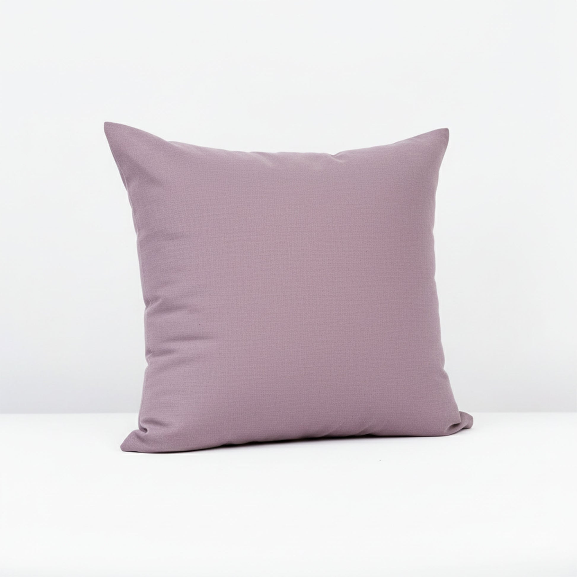 Purple pillowcase on a white background, featuring ZM Textiles Belgium dyed pillowcase set.