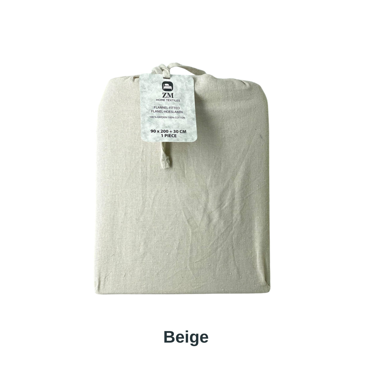 Bett mit Matratzenbezug und Nahaufnahme der Verpackung mit Maßangaben und sichtbarem Markenlogo, mit den Flanell-Spannbettlaken von ZM Textiles Belgium.