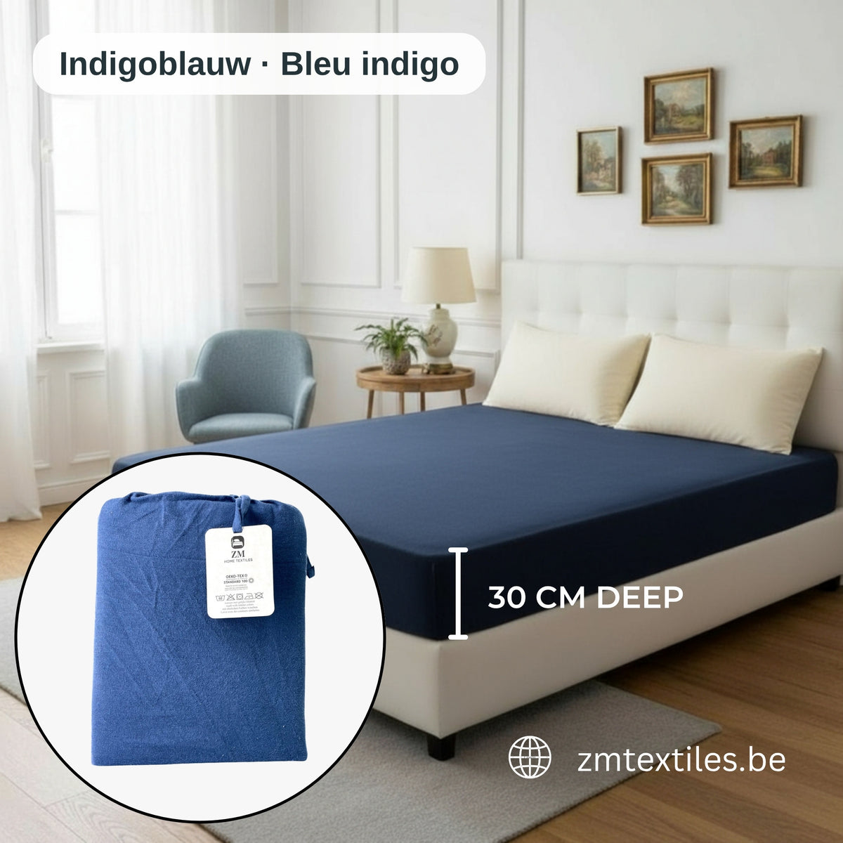 Blauer Matratzenbezug auf einem Bett mit Nahaufnahme der Verpackung und Text zur Steghöhe, in einem Schlafzimmer, mit den Flanell-Spannbettlaken von ZM Textiles Belgium.