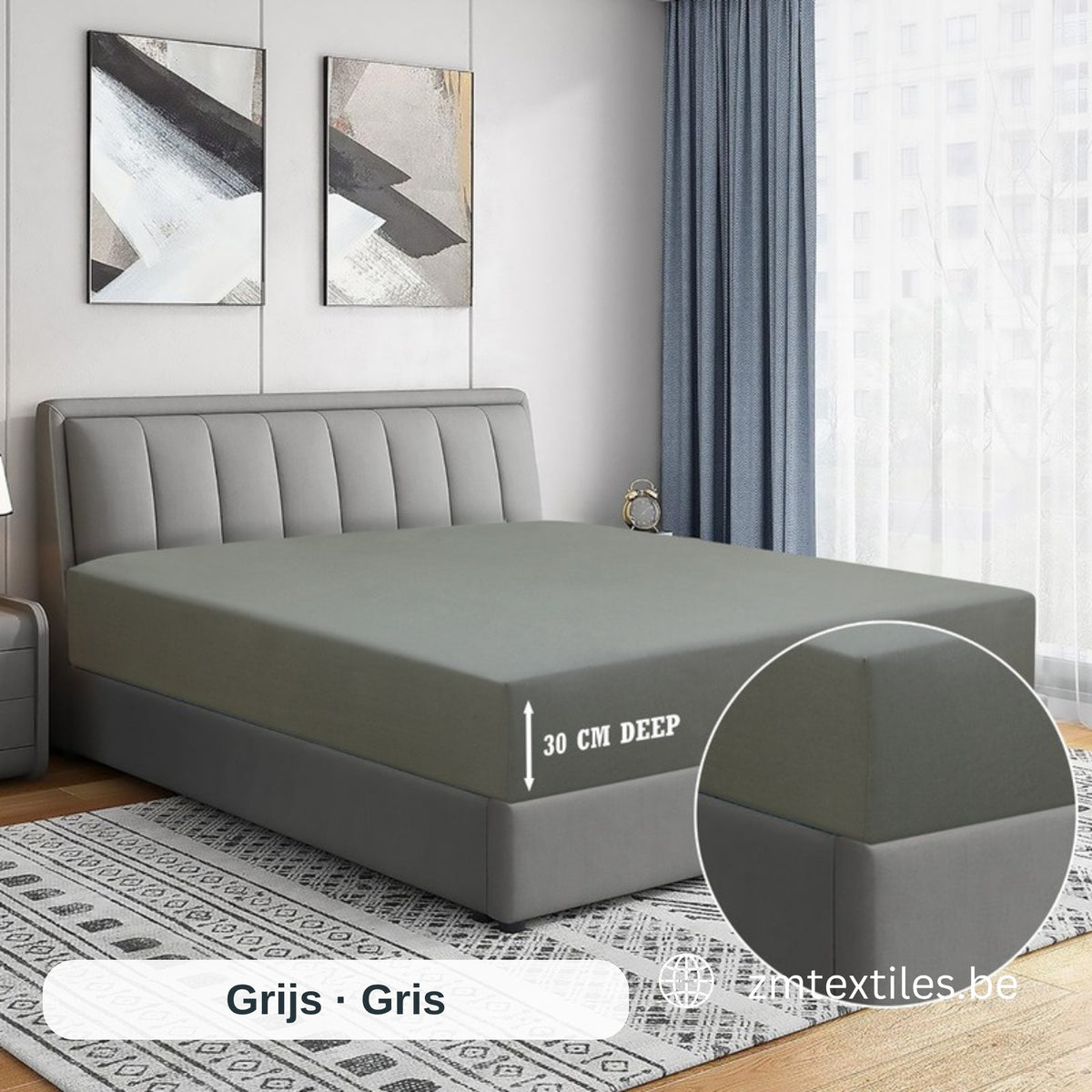 Graue Matratze auf einem Bett mit Nahaufnahme der Höhe, in einem Schlafzimmer, mit den T144 Baumwoll-Spannbettlaken von ZM Textiles Belgium.